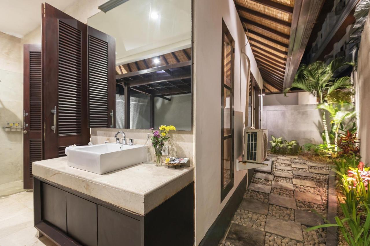 Villa Litera Seminyak Exterior foto